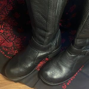 Size 6 black leather Harley boot.